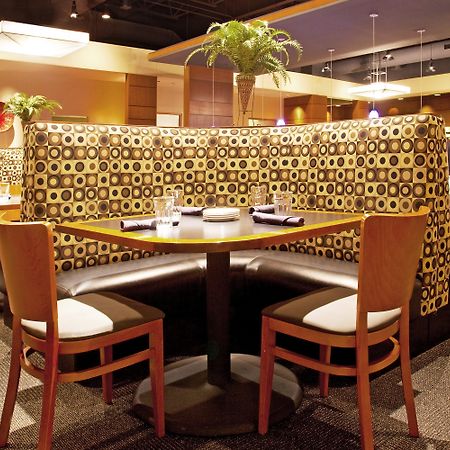 Holiday Inn Hotel & Suites Bloomington Airport By Ihg Zewnętrze zdjęcie
