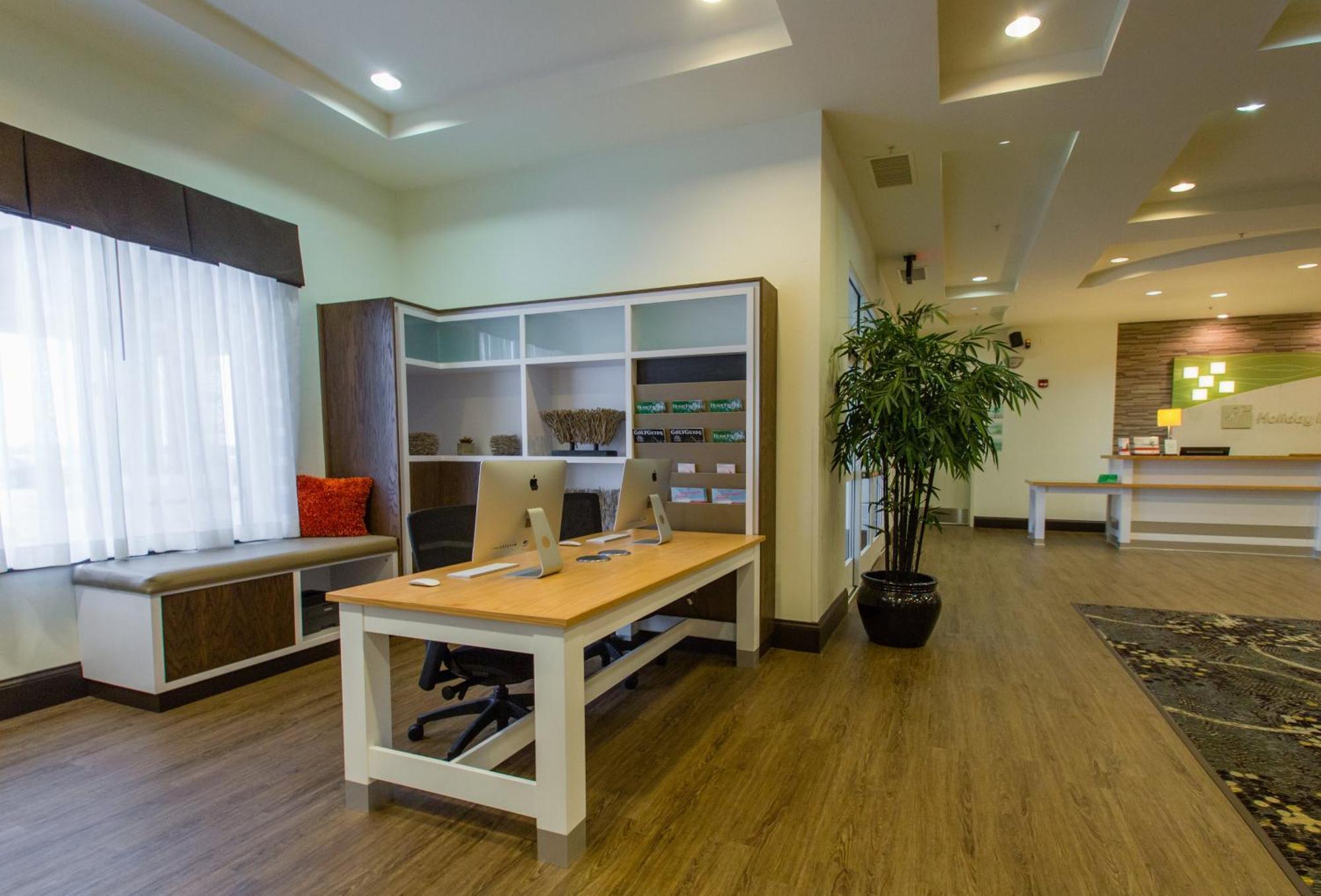 Holiday Inn Hotel & Suites Bloomington Airport By Ihg Zewnętrze zdjęcie